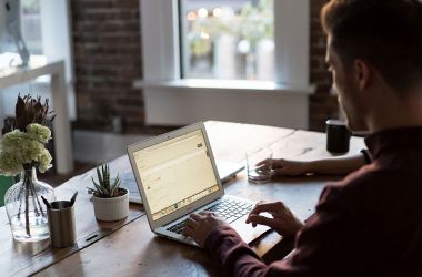 Lavoro in smart working… cosa ci ricorda?